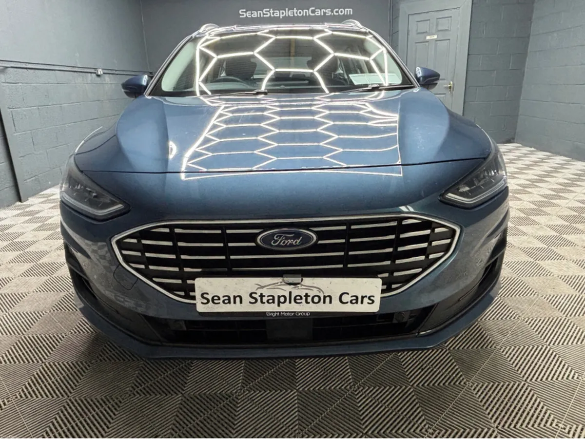 Ford Focus TITANIUM 5W 1.0T 125 S6. - Image 2