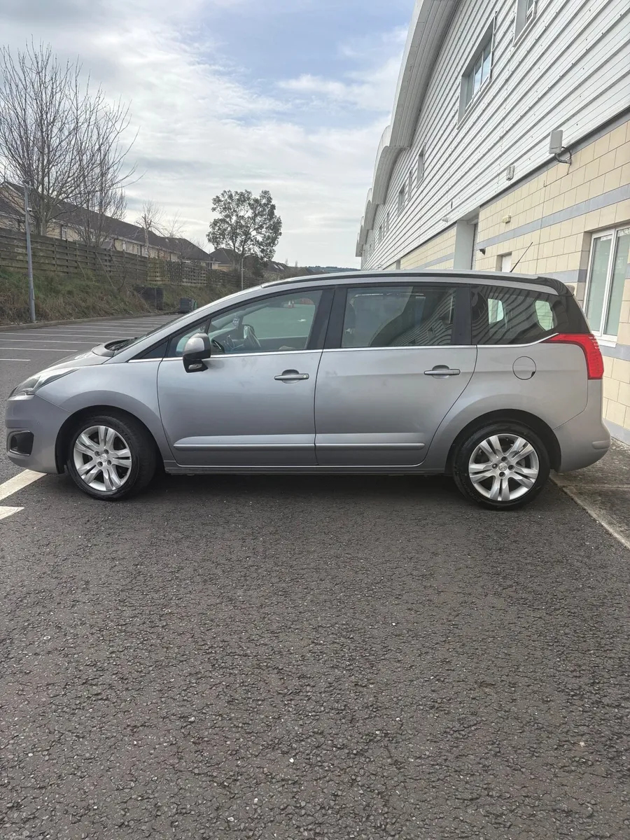 Peugeot 5008 2015 - Image 3