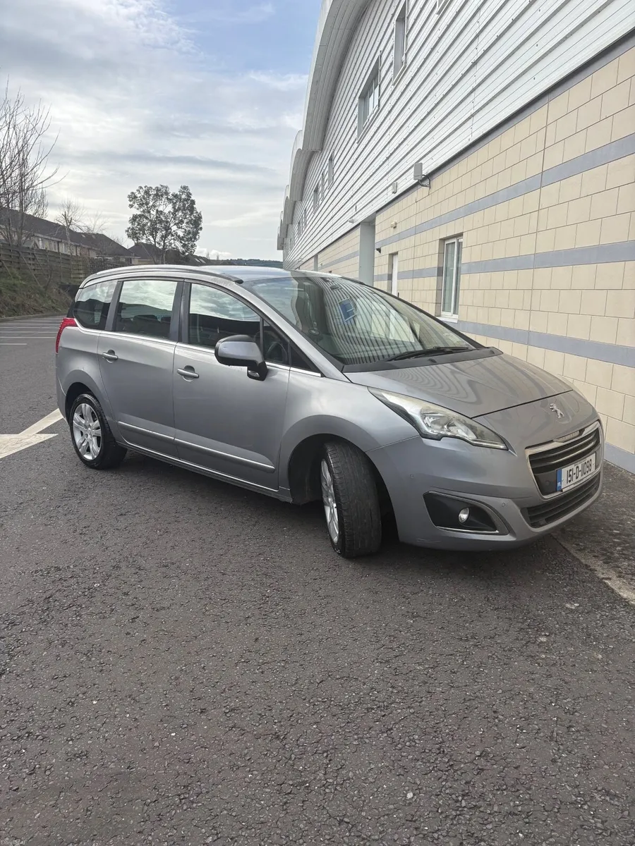Peugeot 5008 2015 - Image 2