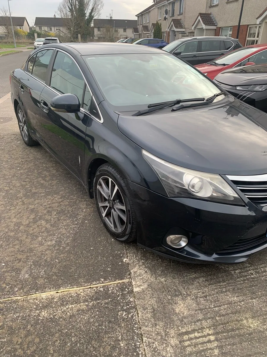 2015 Toyota avensis - Image 2