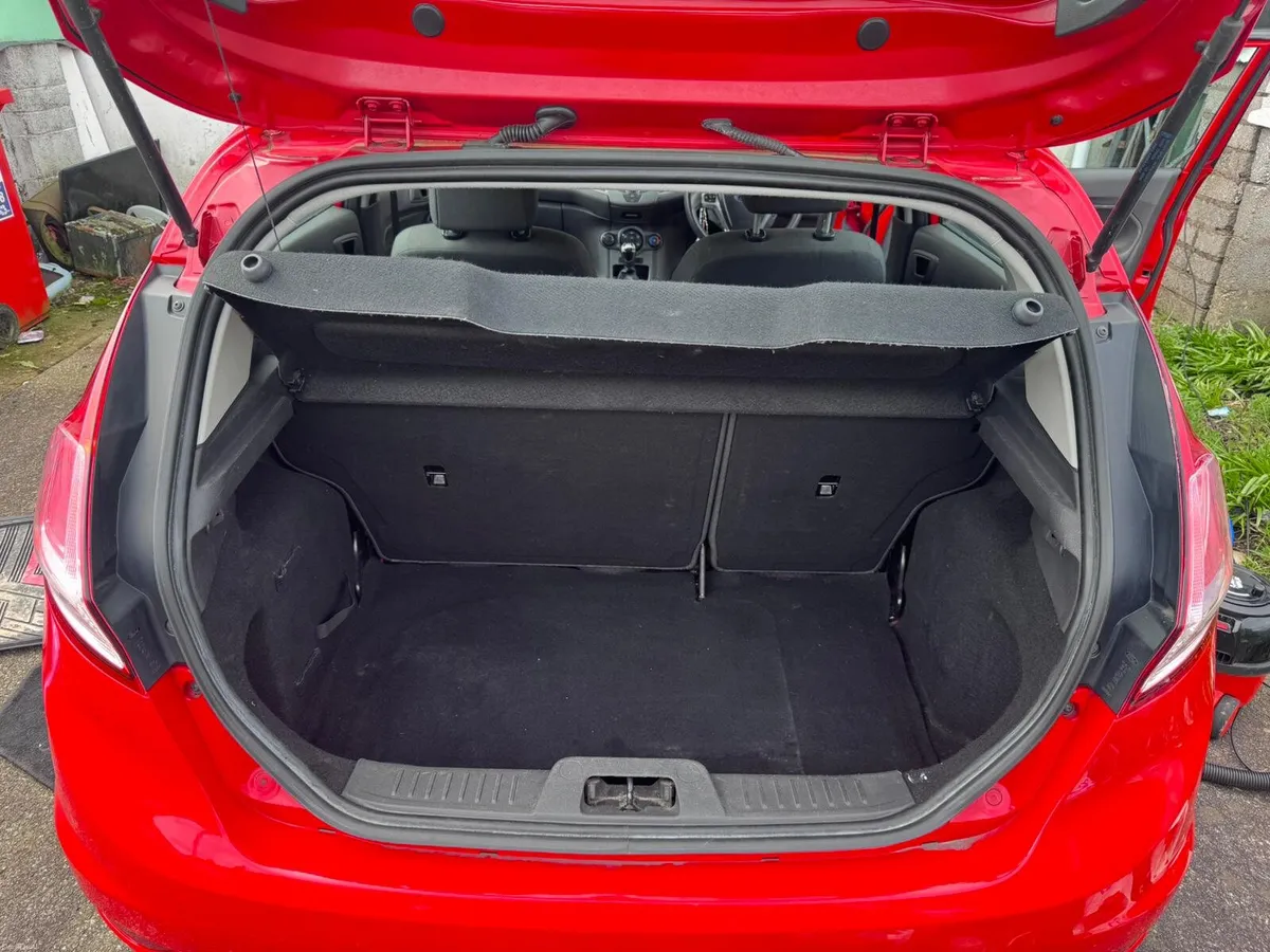 Ford fiesta - Image 2