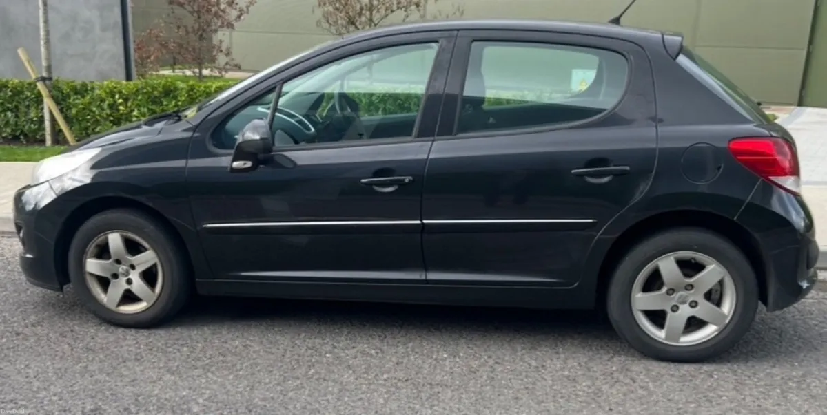 Peugeot 207 2012 - Image 2