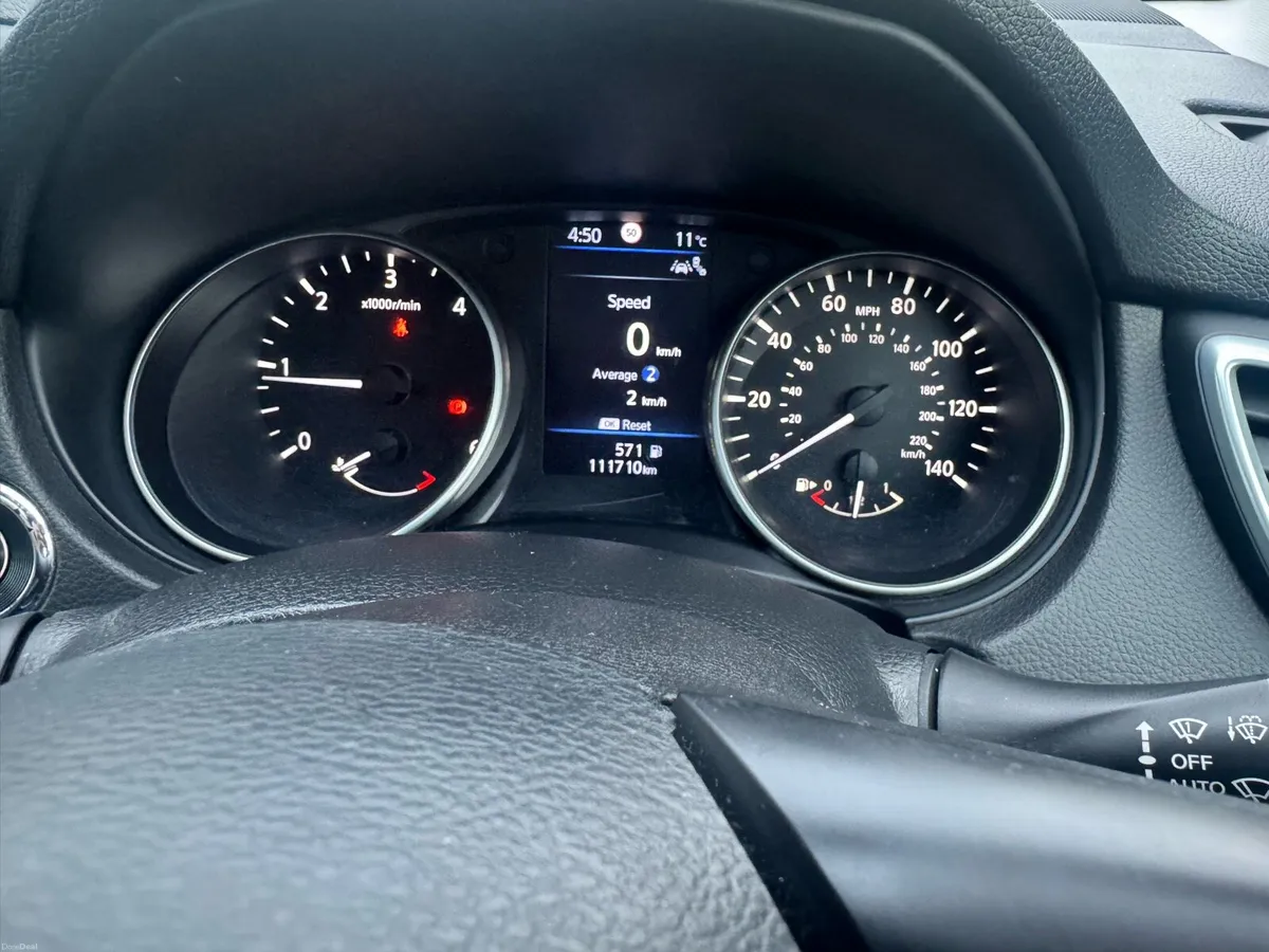 Nissan Qashqai Top Spec Panoramic sunroof 360 cam - Image 2