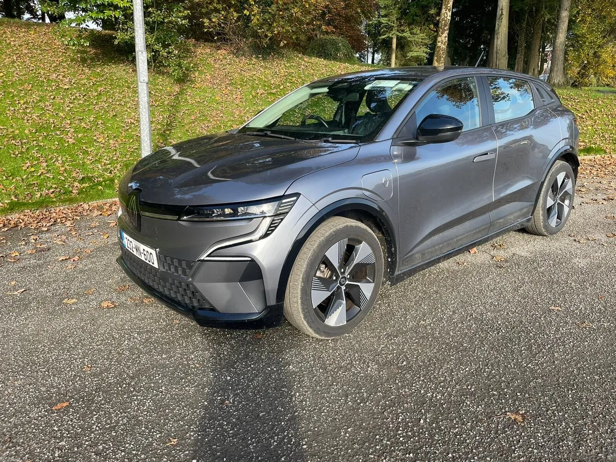 2023 Renault Megane - Image 2