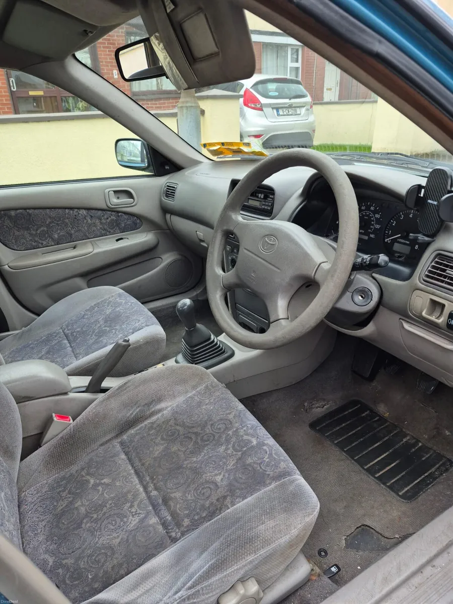 Toyota Corolla - Image 2