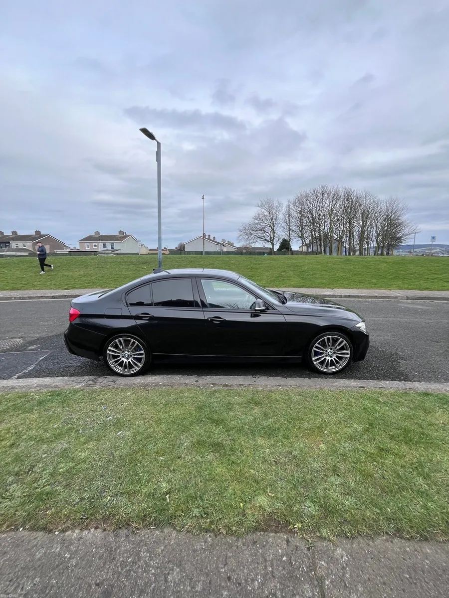 2017 BMW 330E MSport Plus Shadow Edition - Image 3
