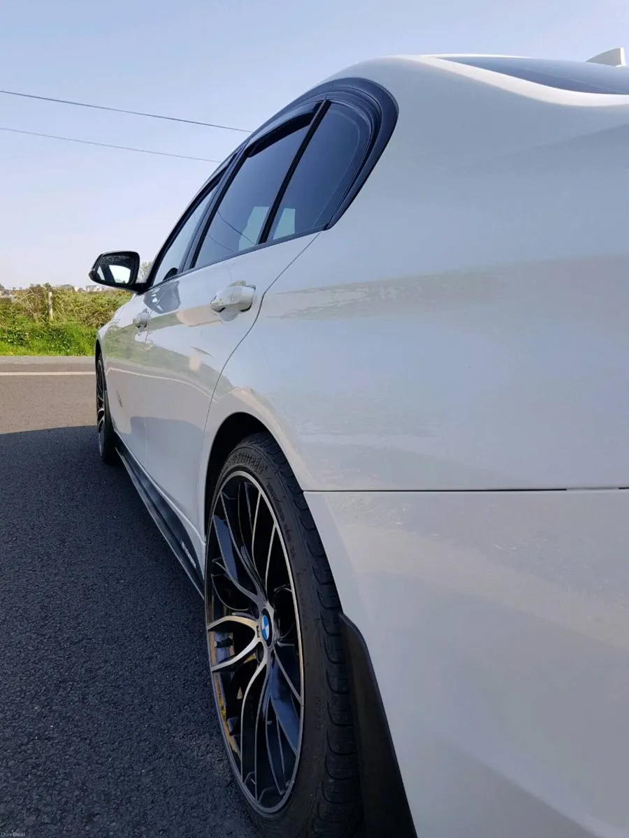 2013 BMW 320 - Image 2