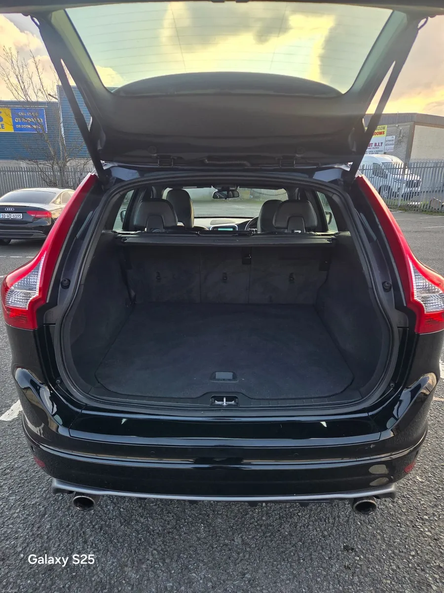 Volvo XC60 2016 - Image 2