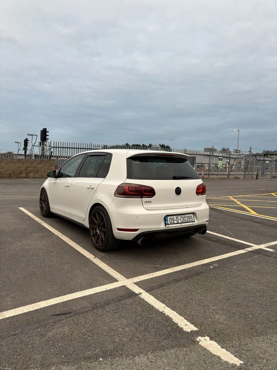 Volkswagen Golf 2009 - Image 3