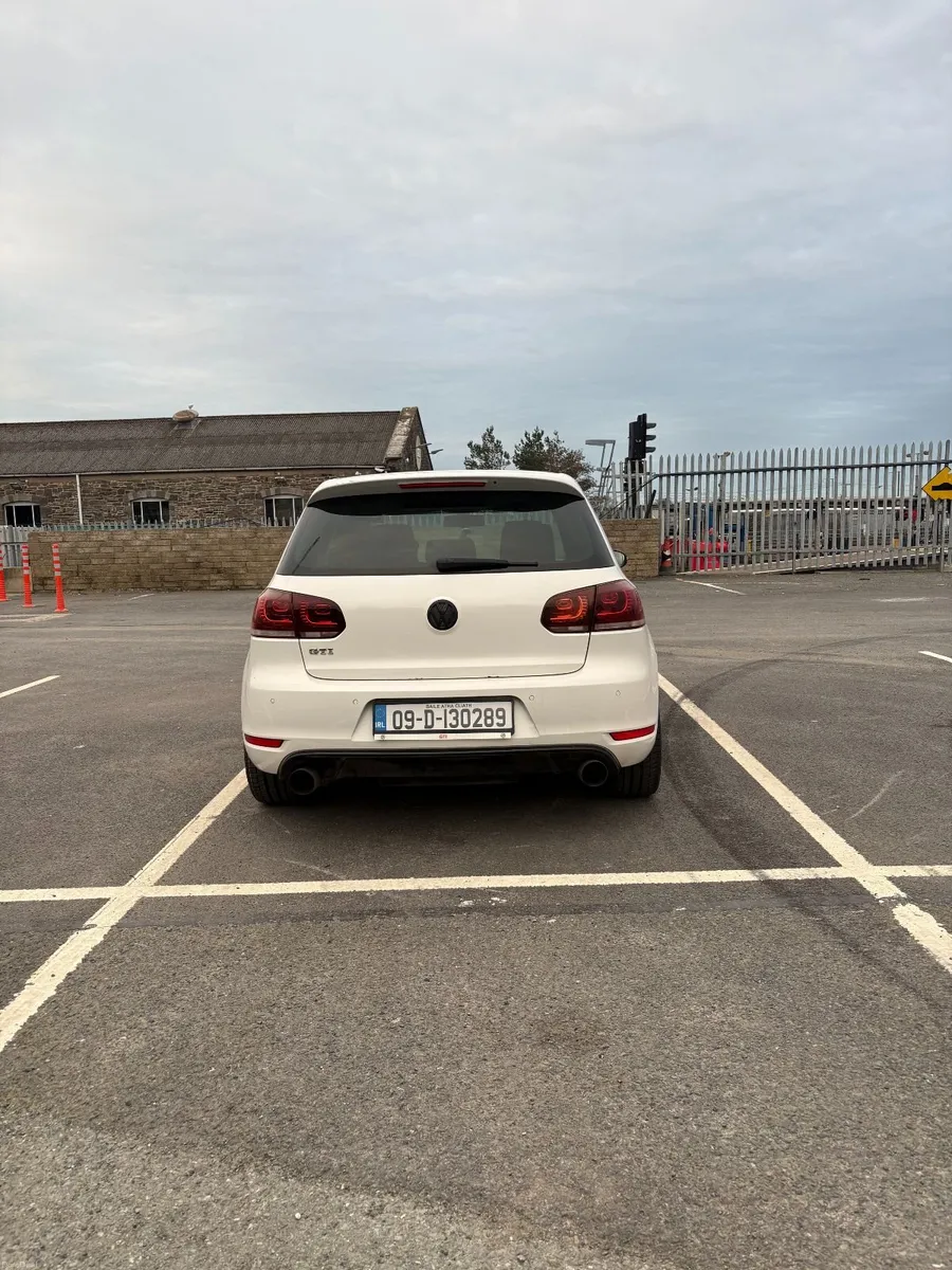 Volkswagen Golf 2009 - Image 4