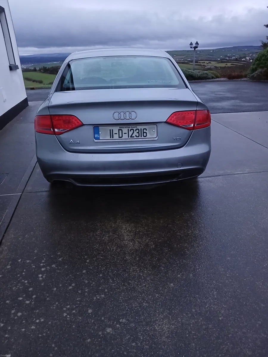 2011 audi a4 - Image 2