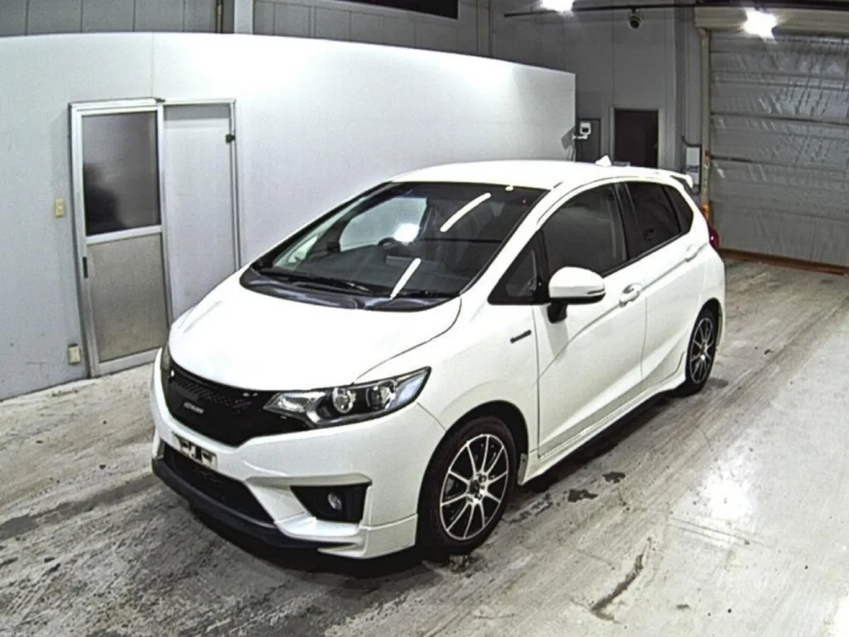 2015 Honda Fit 1.5 Hybrid HIGH SPEC - Image 1