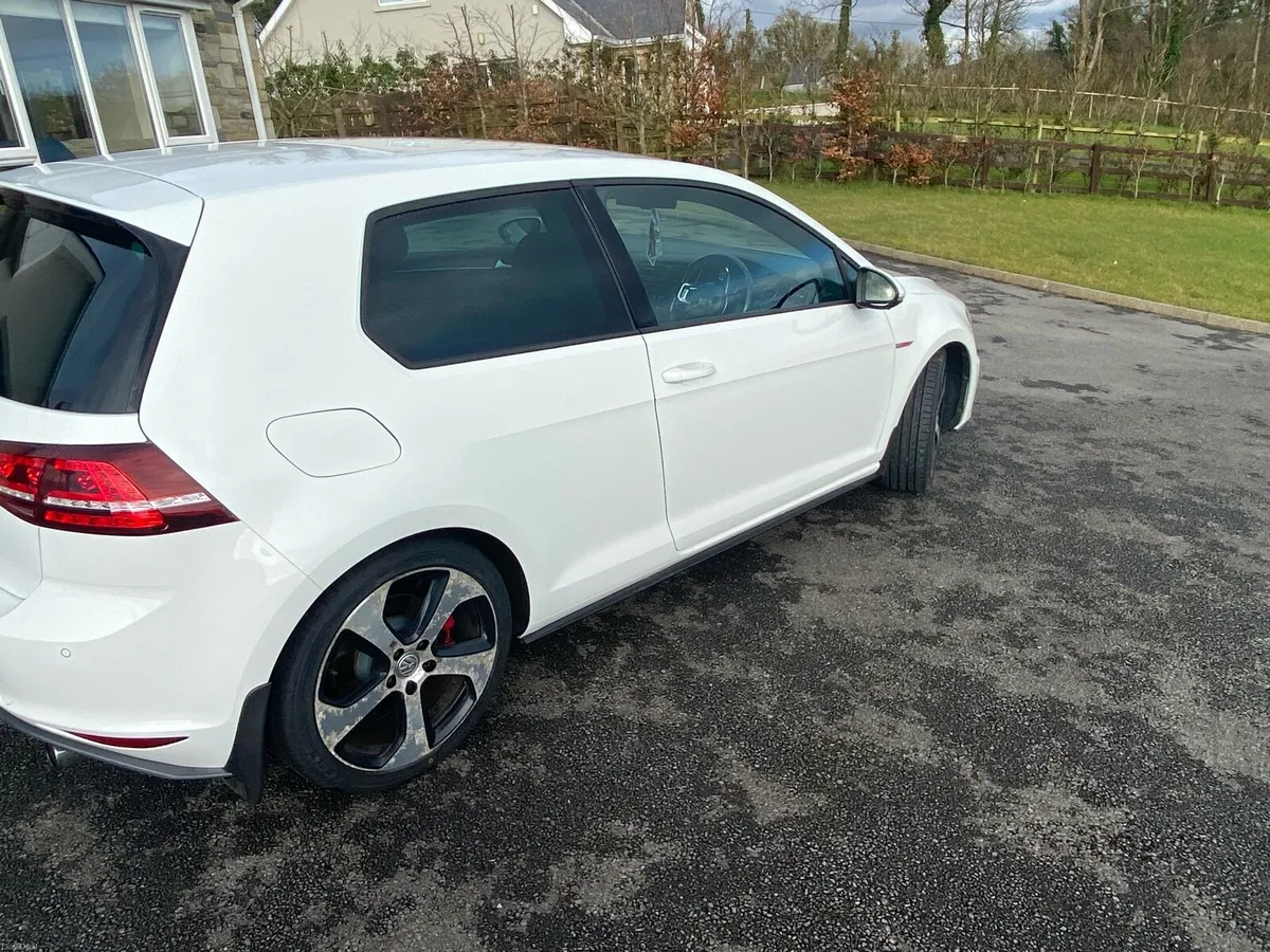 Vw golf GTI - Image 2