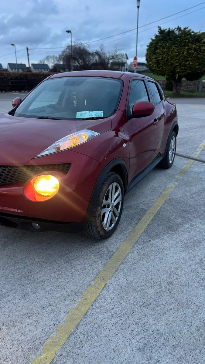 Red Nissan Juke - Image 2