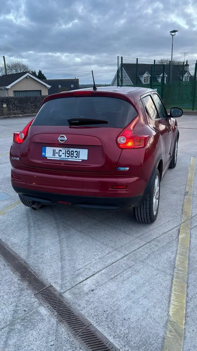 Red Nissan Juke - Image 3