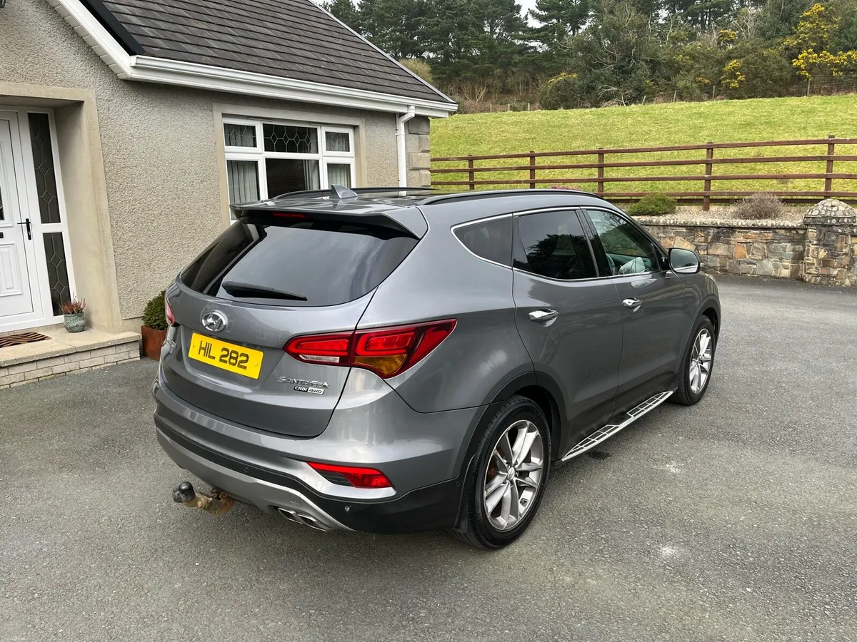 Hyundai Santa Fe 2017 - Image 3