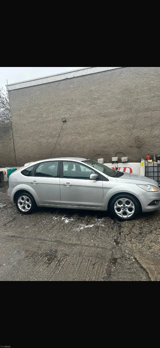 Ford Focus 2011 - Image 1