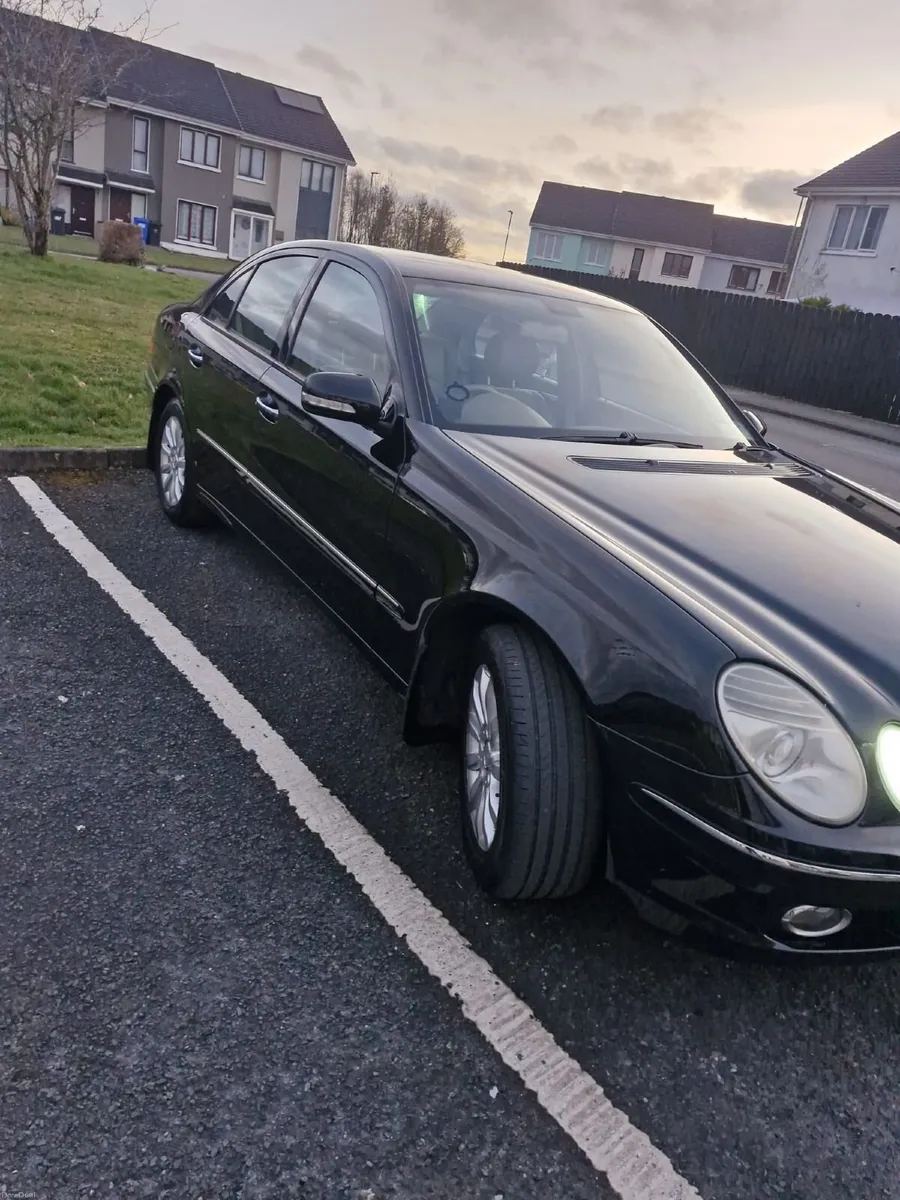 Mercedes-Benz - Image 1