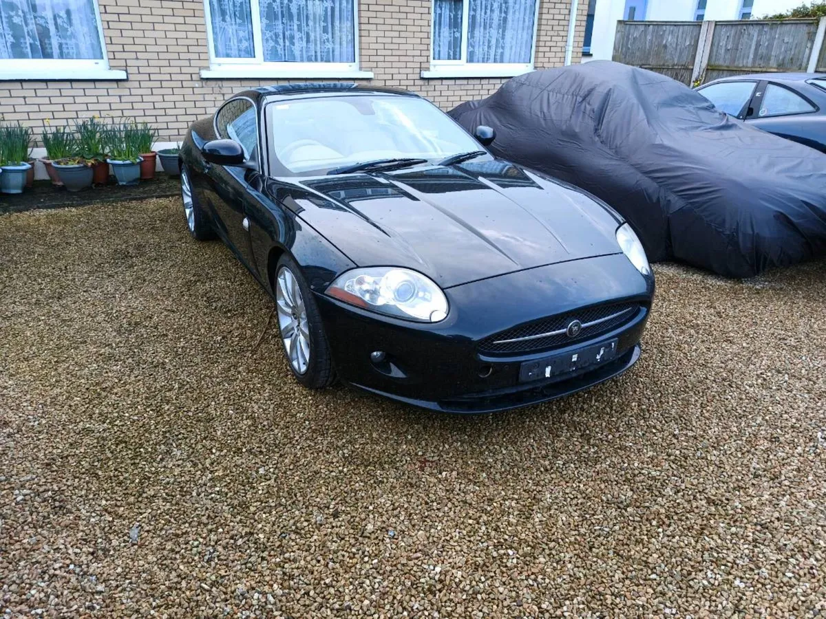 Jaguar xk 4.2 v8 Coupe - Image 2