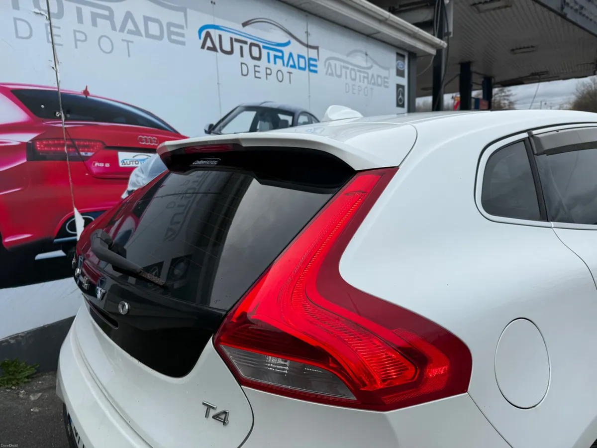 VOLVO V40  AUTOMATIC R DESIGN TAX/NCT 5/27 - Image 4