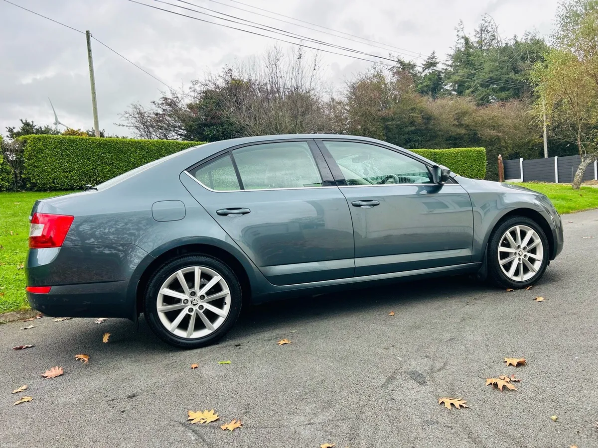 SKODA OCTAVIA STYLE 1.6 TDI 2017 HIGH SPEC - Image 4
