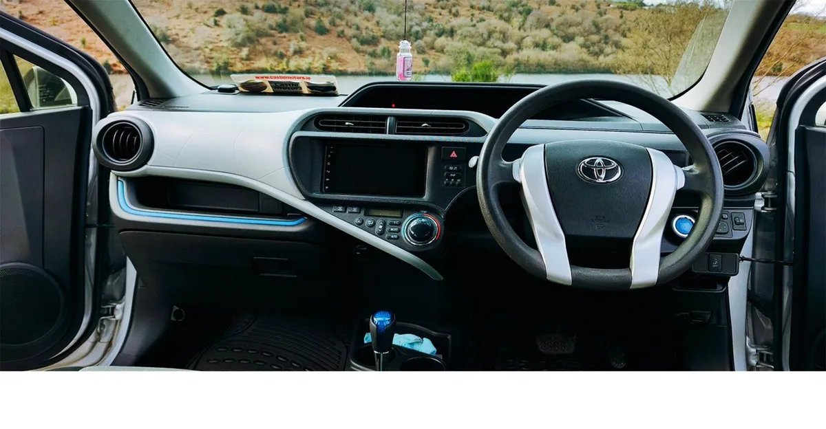 Toyota Aqua 2014 - Image 2