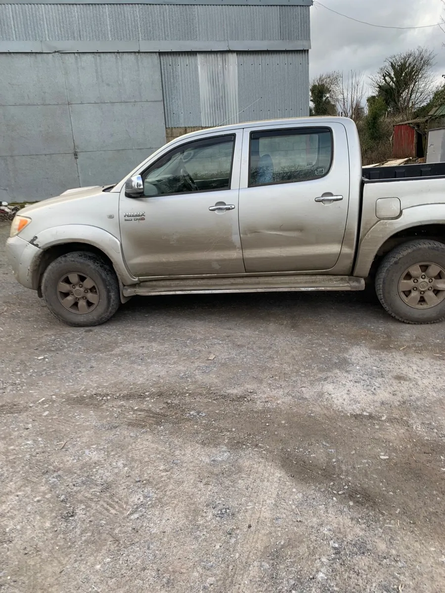 Toyota Hilux 2009 - Image 2