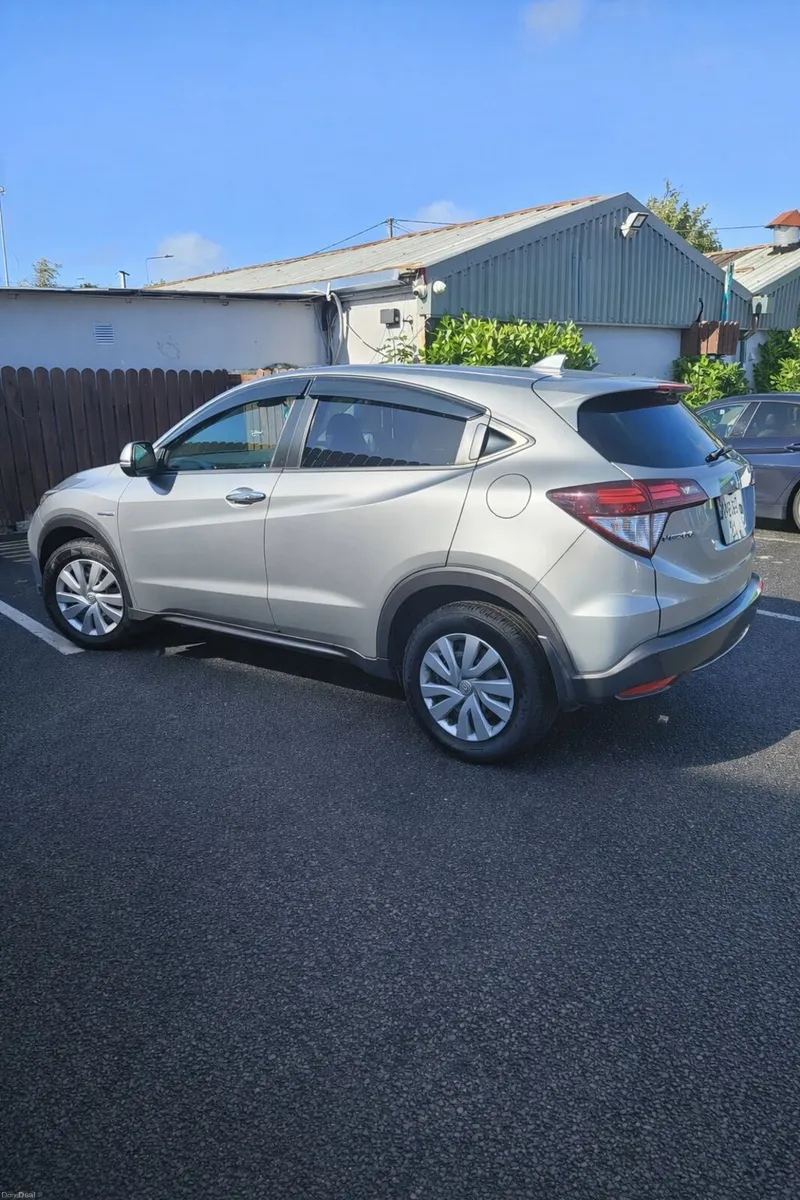 Honda Vezel 2014/2 Automatic 1.5L Petrol Hybrid - Image 4