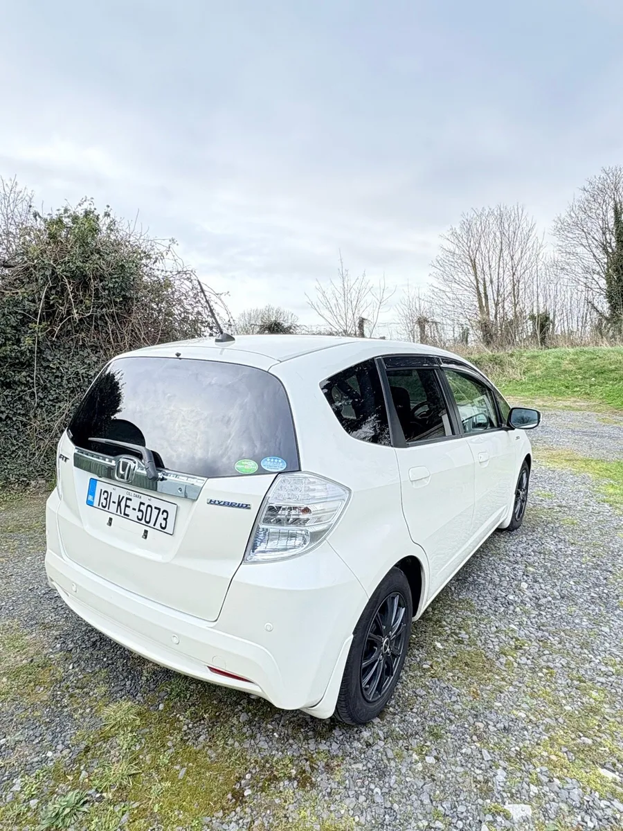 Honda Fit / Jazz 1.3 Hybrid Automatic - Image 4