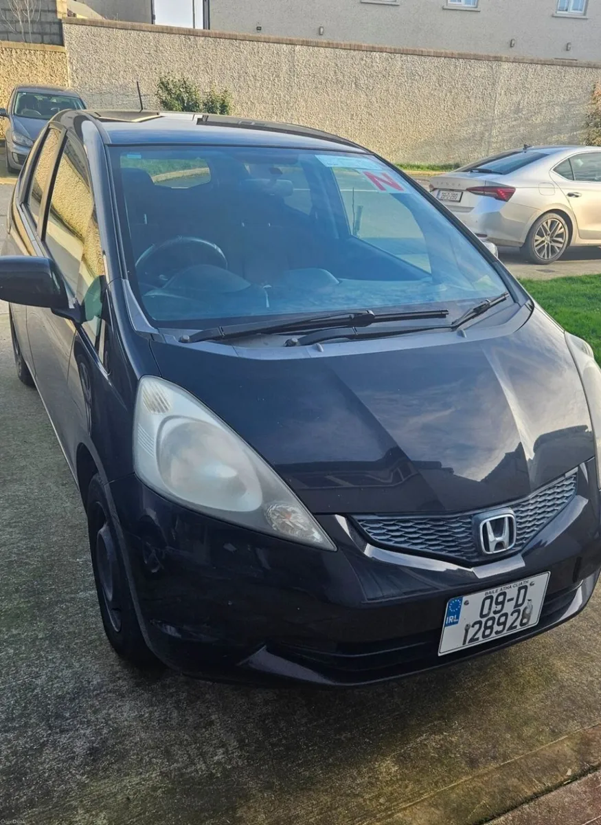 Honda Fit 2009 - read the description - Image 1
