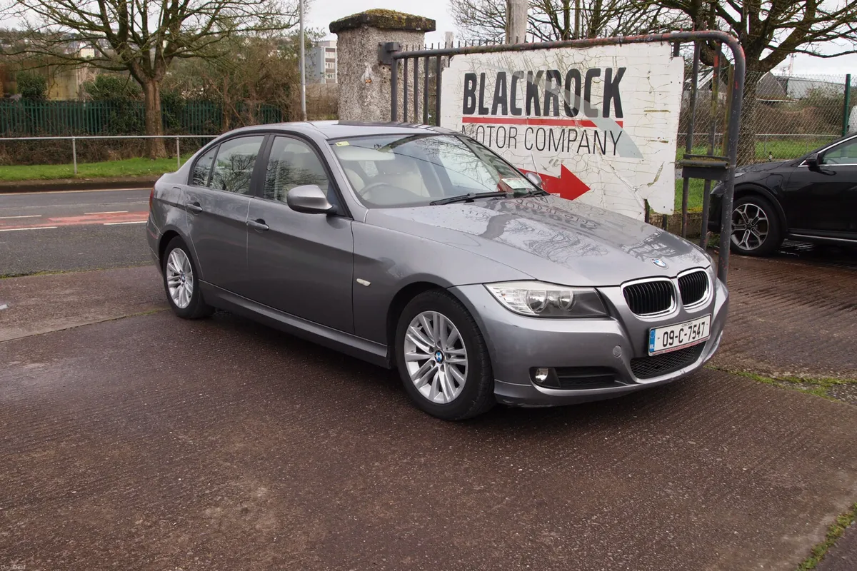 BMW 3-Series 2009 - Image 1