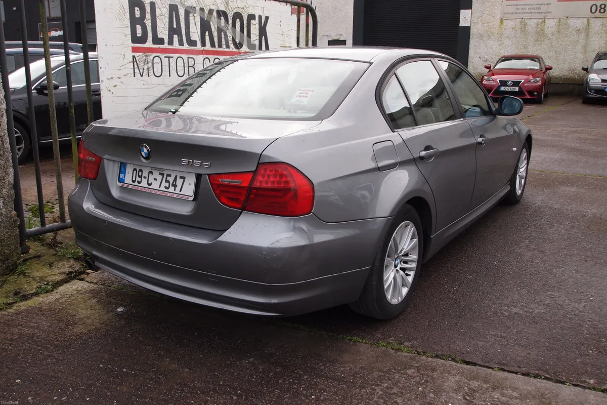 BMW 3-Series 2009 - Image 4
