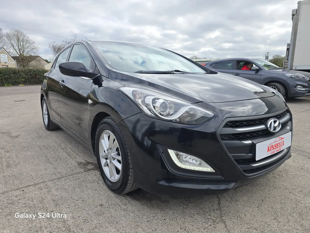 Hyundai i30 Deluxe 1.6 diesel 2016 - Image 3