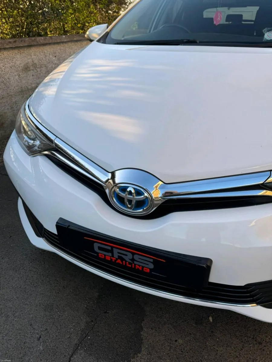 Toyota Auris 1.8 Hybrid - Image 3