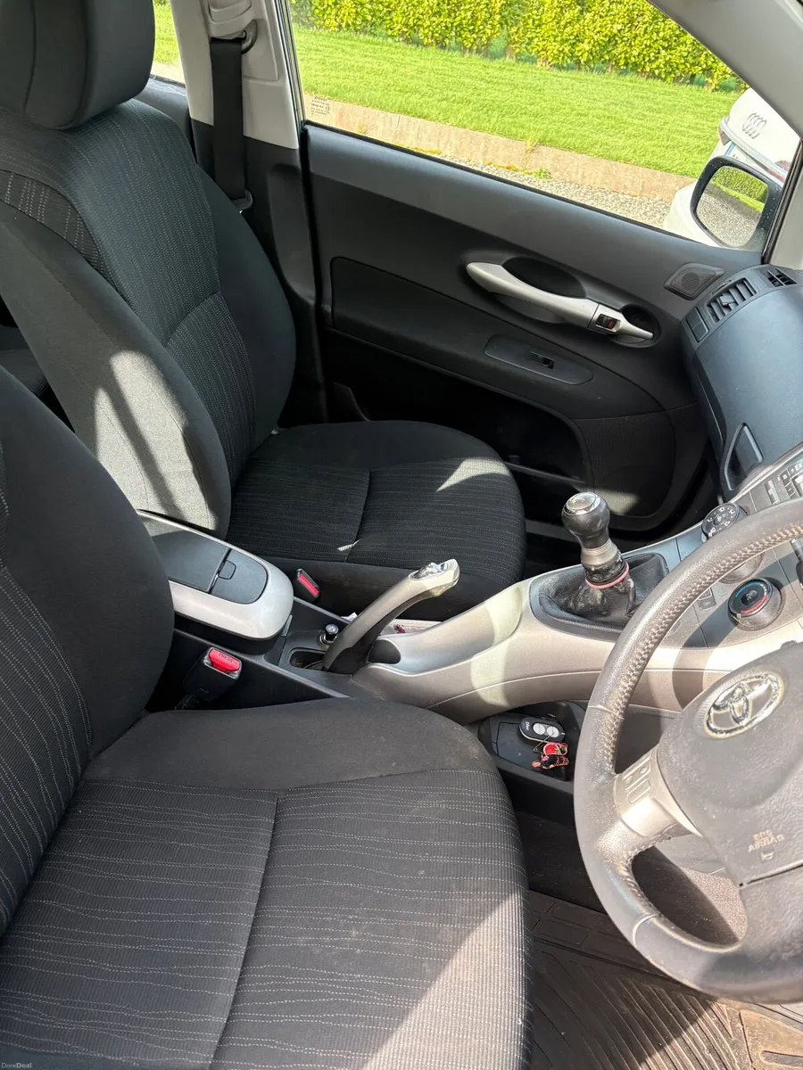Toyota Auris 2007 - Image 5