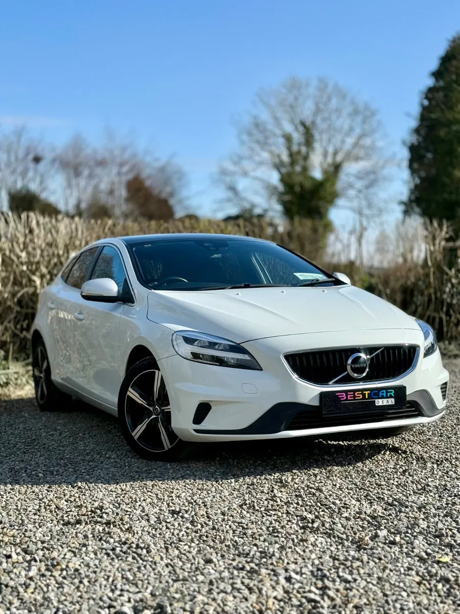 2019 Volvo V40 2.0 Diesel D3 150HP R-Design - Image 2