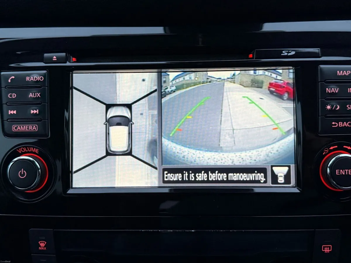 Nissan Qashqai 2015 - Petrol Automatic - Top Trim - Image 3