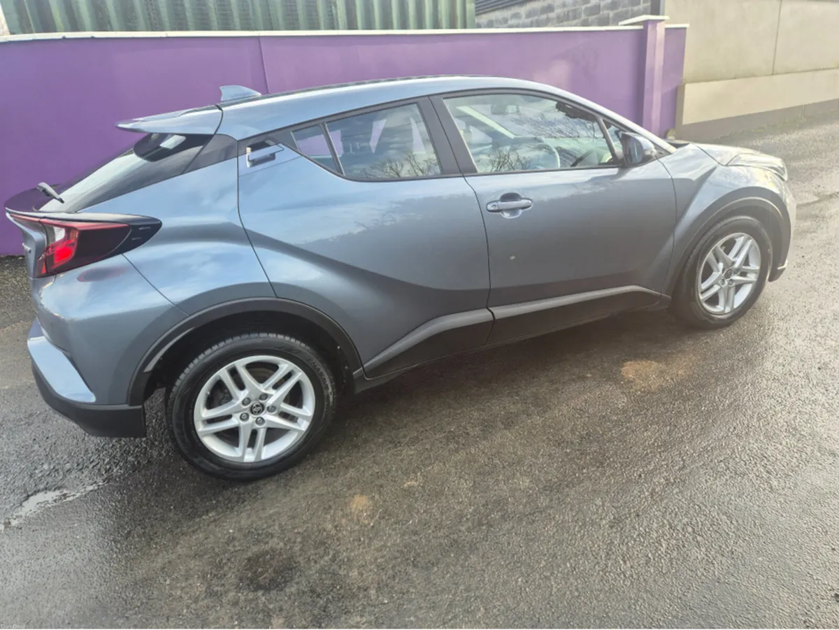 Toyota C-HR ICON HEV CVT - Image 5
