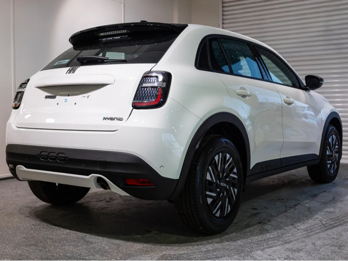 Fiat 600 1.2 HYBRID EDCT 100HP 5DR - Image 4