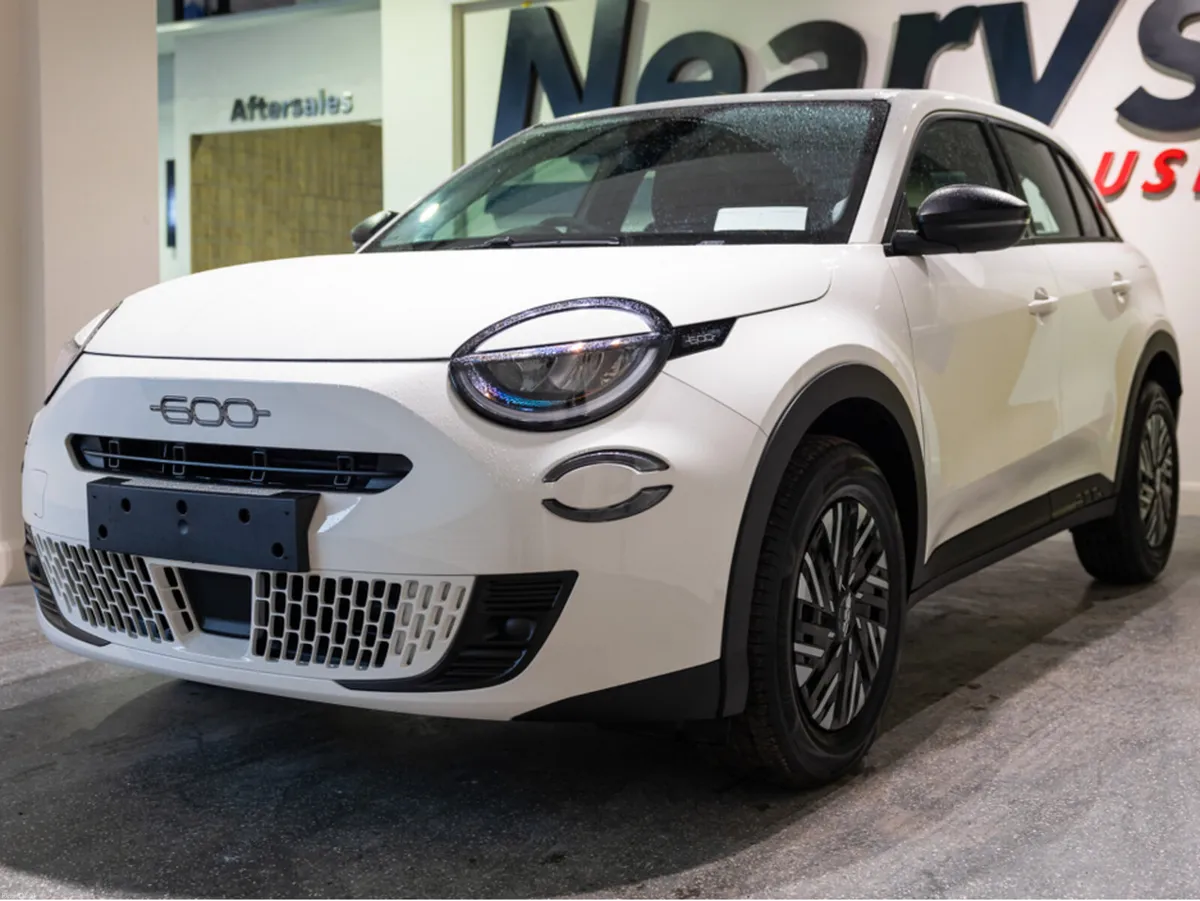 Fiat 600 1.2 HYBRID EDCT 100HP 5DR - Image 3