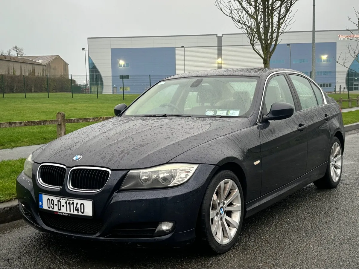 BMW 318d SE 2009 - Image 2