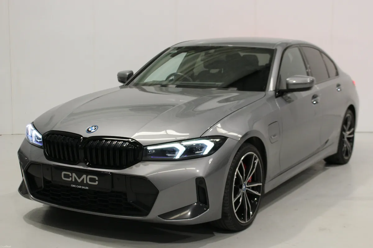 BMW 3-Series 2022 330E MSPORT PRO SKYSCRAPER GREY - Image 3