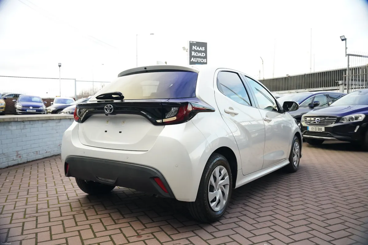 1.0 SPORT 5DR HATCHBACK AUTOMATIC // IMMACULATE CO - Image 4