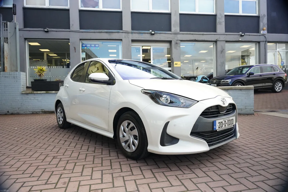 1.0 SPORT 5DR HATCHBACK AUTOMATIC // IMMACULATE CO - Image 1