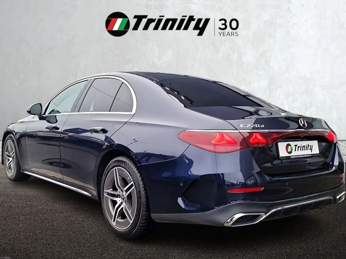 Mercedes-Benz E-Class E220 AMG LINE ** ADVANCED MO - Image 3