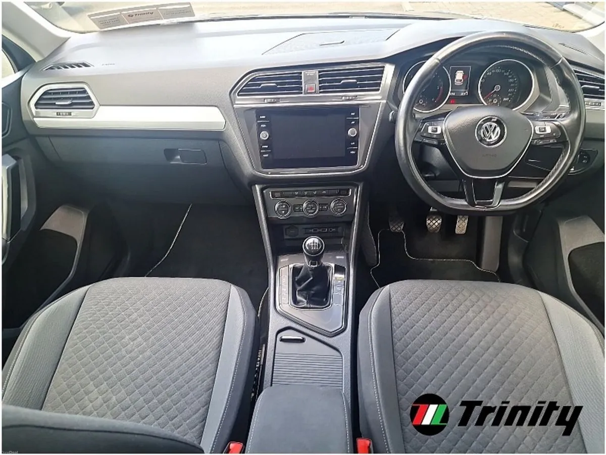 Volkswagen Tiguan ** GLASS ROOF ** REAR REVERSING - Image 2