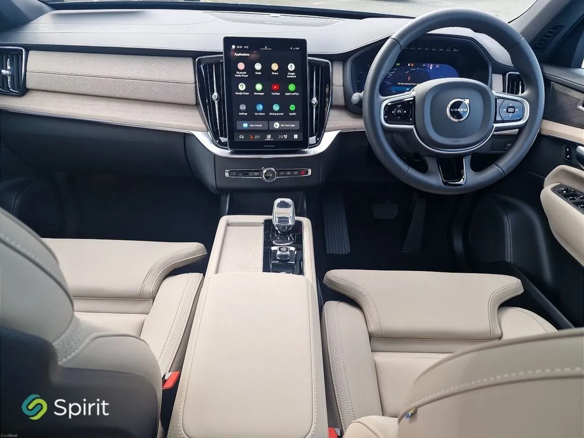 Volvo XC90 T8 Plug In Hybrid, AWD, Plus (Dark Them - Image 4