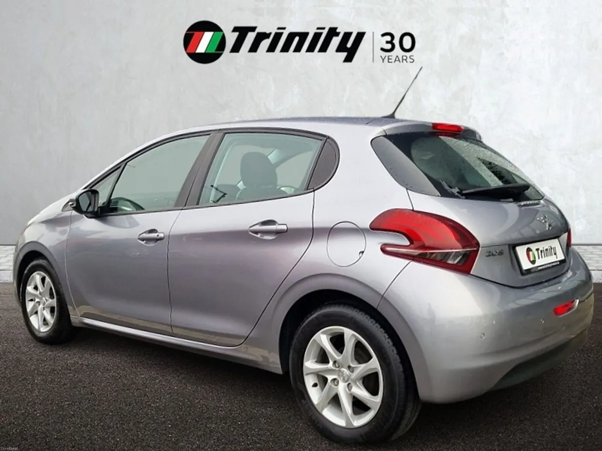 Peugeot 208 ** REAR PARKING SENSORS ** 1.2 PURETEC - Image 3