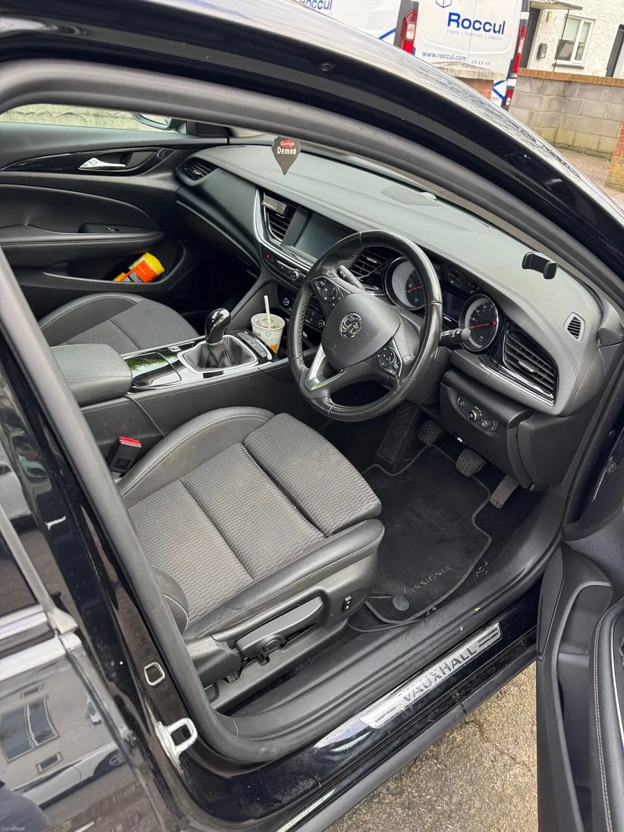 Vauxhall Insignia 2019 - Image 3