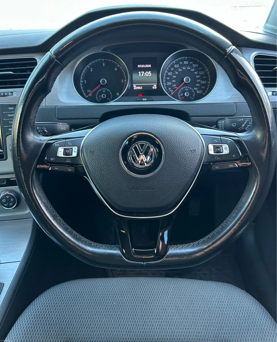 Volkswagen Golf - Image 4